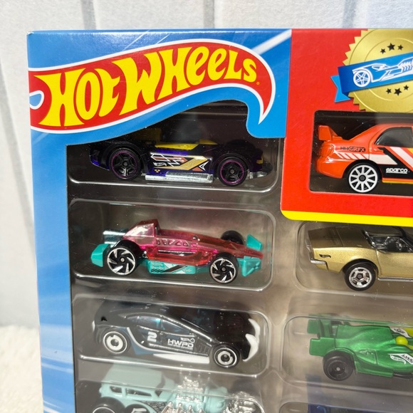 Hot Wheels 8 Assorted Car Set of 8 Gift Pack NEW - Picture 8 of 10